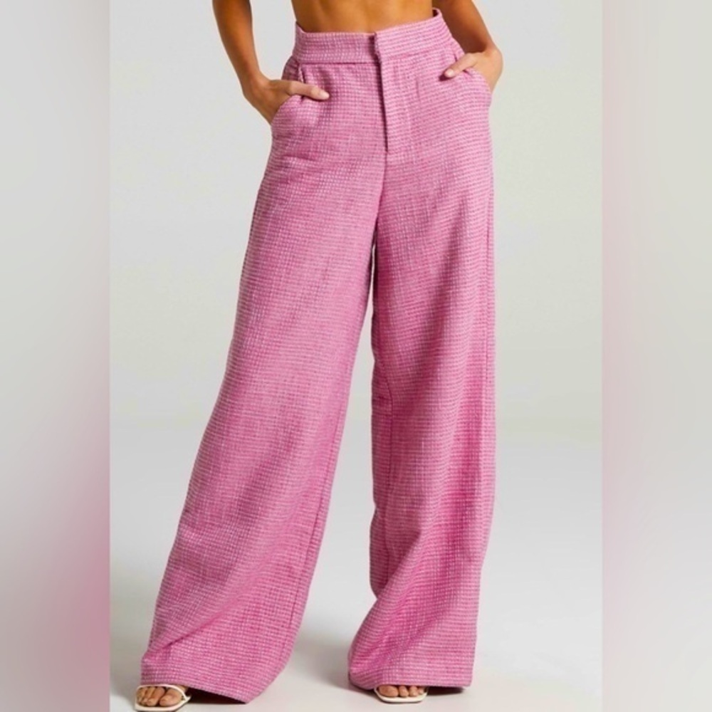 🅽🅴🆆 𝐒𝐡𝐨𝐰𝐩𝐨. Adelaide Wide Leg Soft Tweed pant in pink, size 10​​